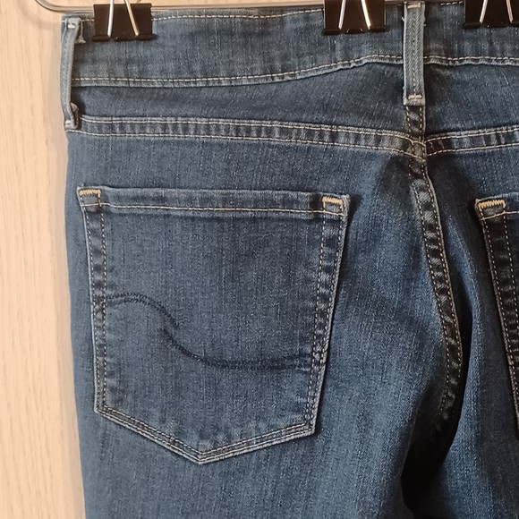 Levi's Signature, Size12 M, 32 x 33, Mid Rise Straight - Picture 5 of 9